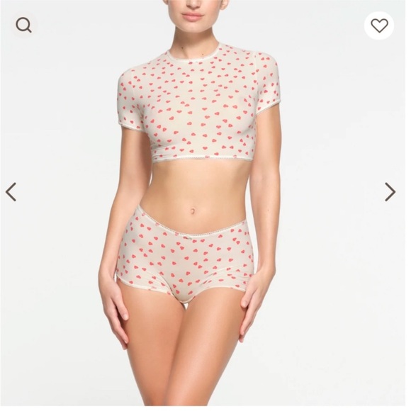 SKIMS Valentine’s Day crop tshirt - Picture 2 of 7